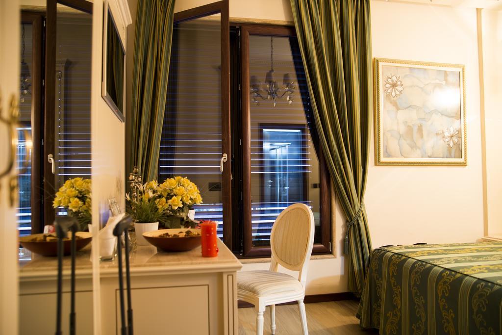 Oxford Hotel ติรานา ภายนอก รูปภาพ