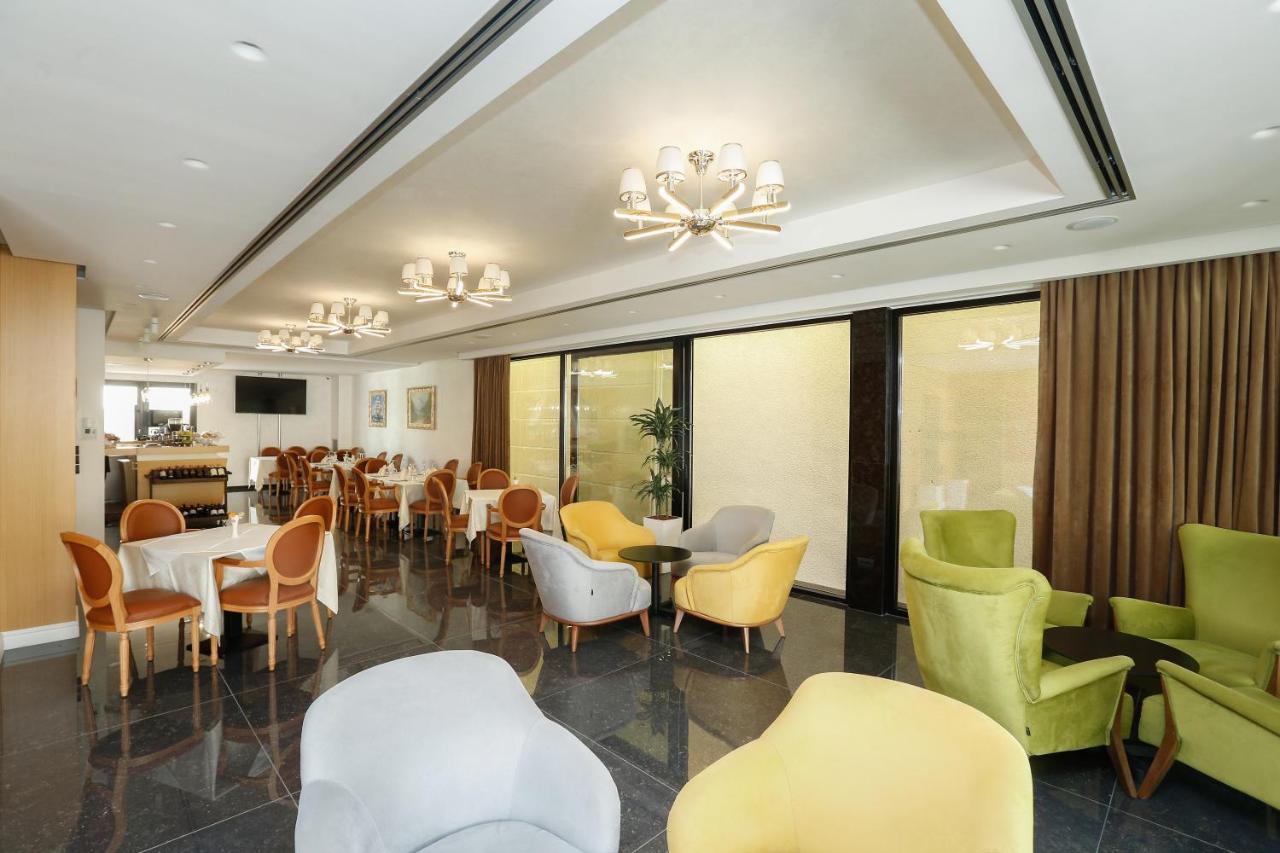 Oxford Hotel ติรานา ภายนอก รูปภาพ